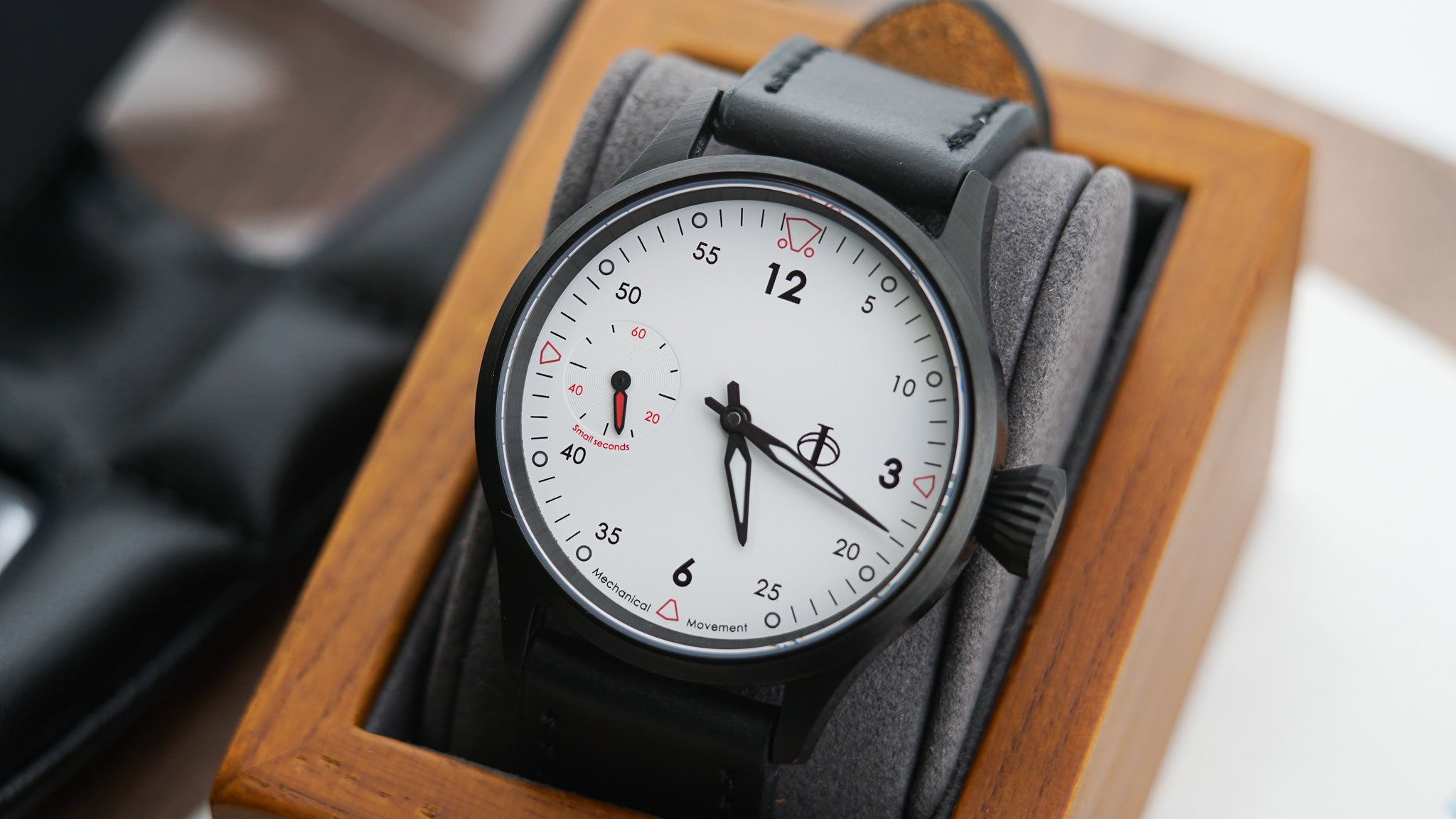 The Stirling Mark III - Matte White - Black - Ref. 271113B