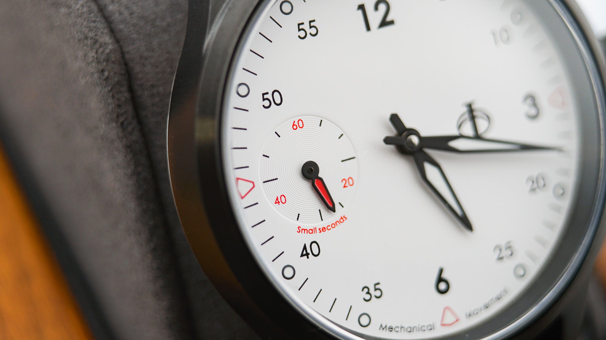 The Stirling Mark III - Matte White - Black - Ref. 271113B