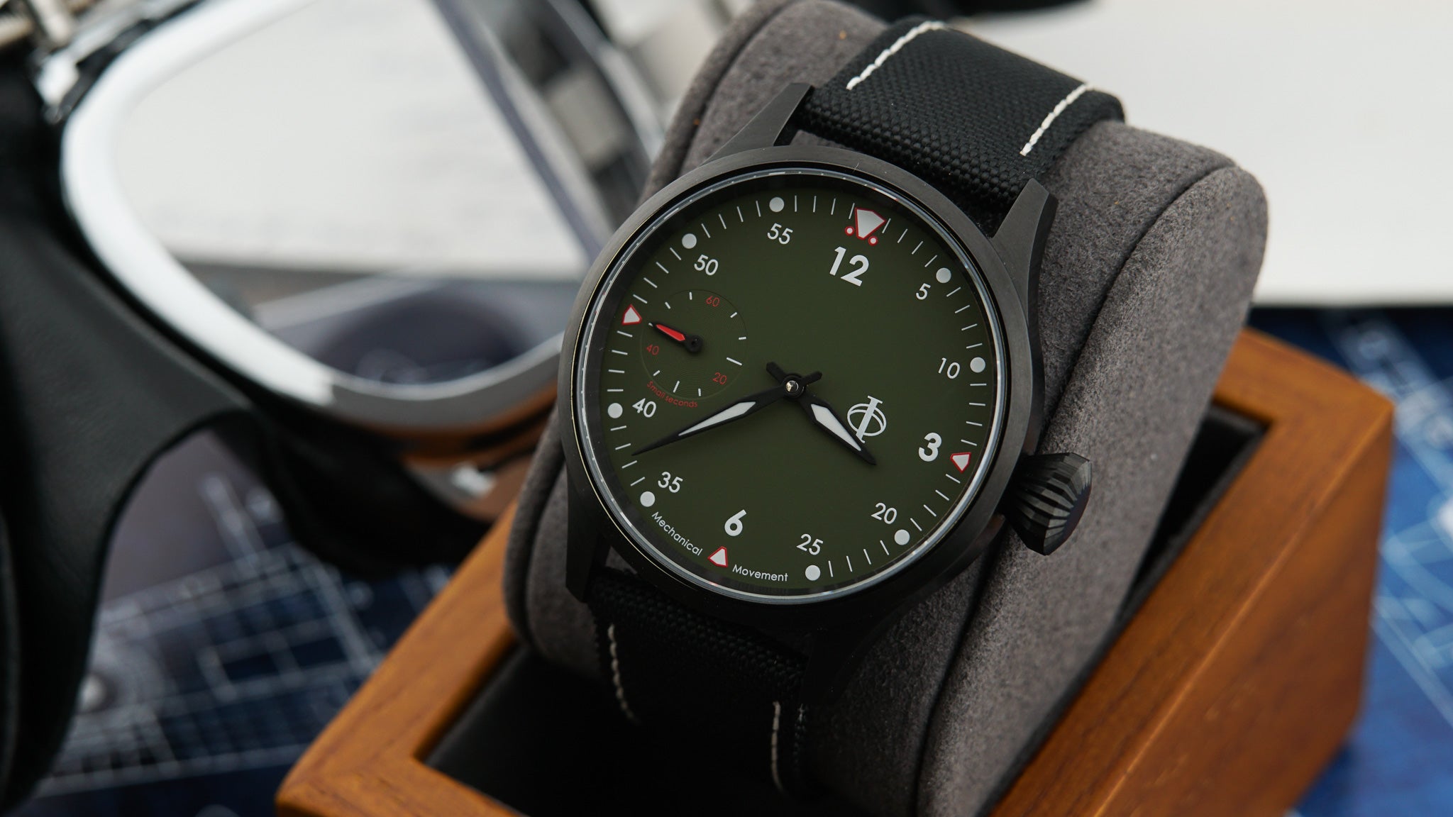 The Stirling Mark III - Matte Green - Black - Ref. 271114B